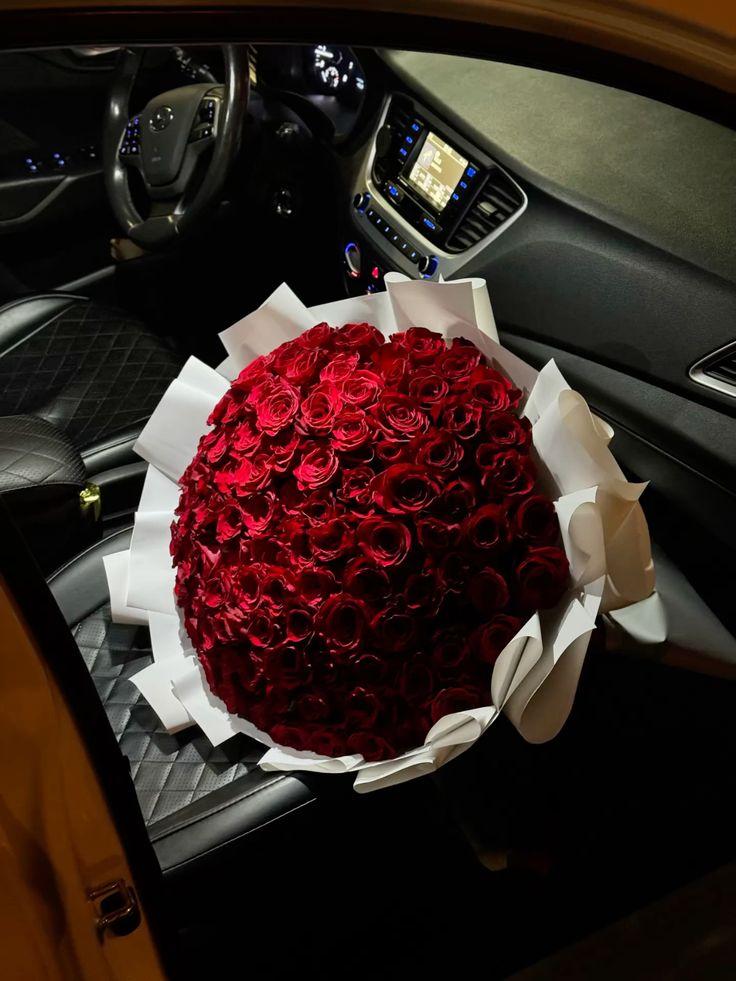 Niche Cloud Node workshop space where corporate flower arrangements are designed and prepared for business delivery